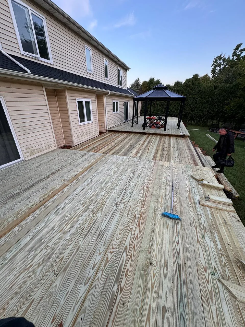 A composite deck built by a Deck Academy graduate